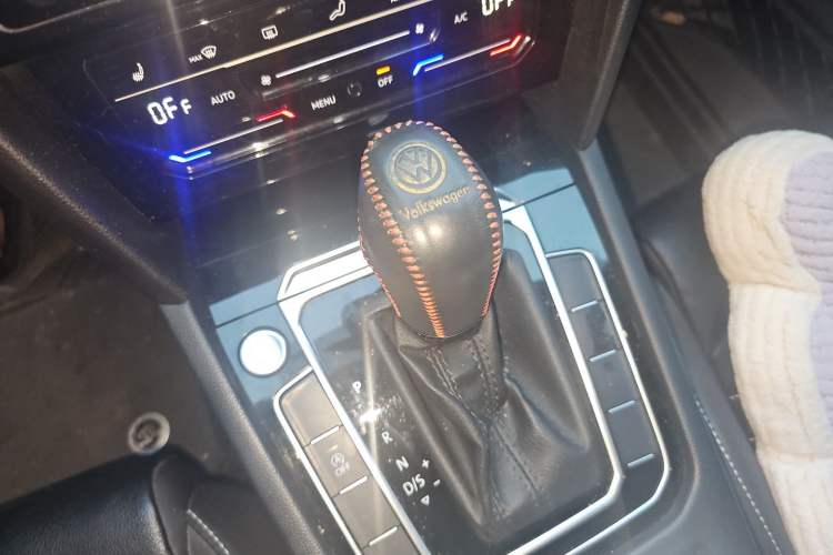 Used Volkswagen Magotan 2020 280TSI DSG Leading Edition Gear Lever