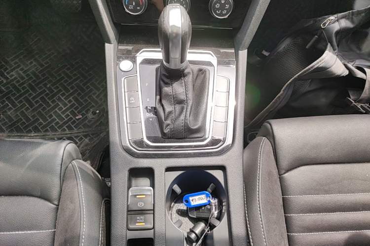 Used Volkswagen Magotan 2020 280TSI DSG Comfort Edition Gear Lever