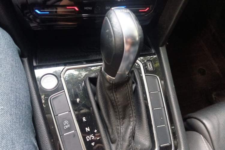 Used Volkswagen Magotan 2020 330TSI DSG Luxury Edition Gear Lever