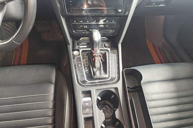 Used Volkswagen Magotan 2020 330TSI DSG Leading Model Gear Lever