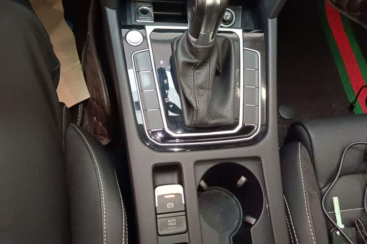 Used Volkswagen Magotan 2020 330TSI DSG Leading Model Gear Lever