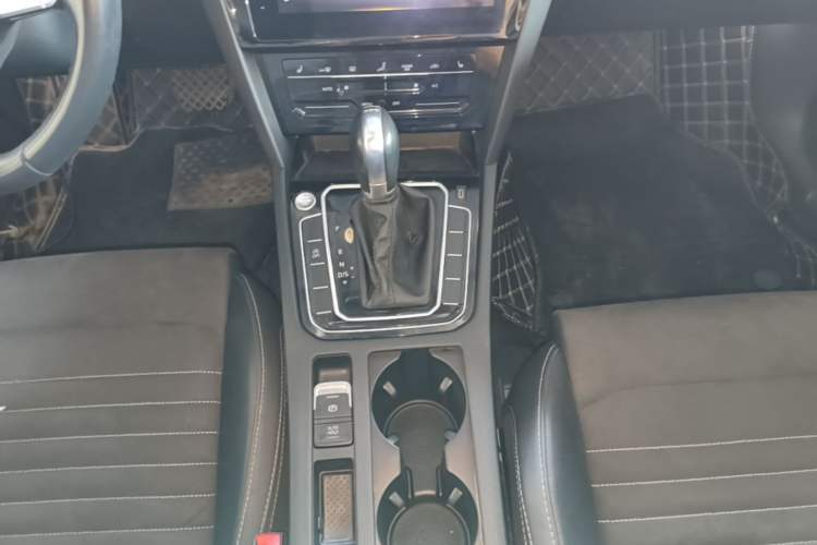 Used Volkswagen Magotan 2020 330TSI DSG Leading Model Gear Lever