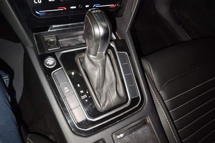 Used Volkswagen Magotan 2020 330TSI DSG Leading Model Gear Lever