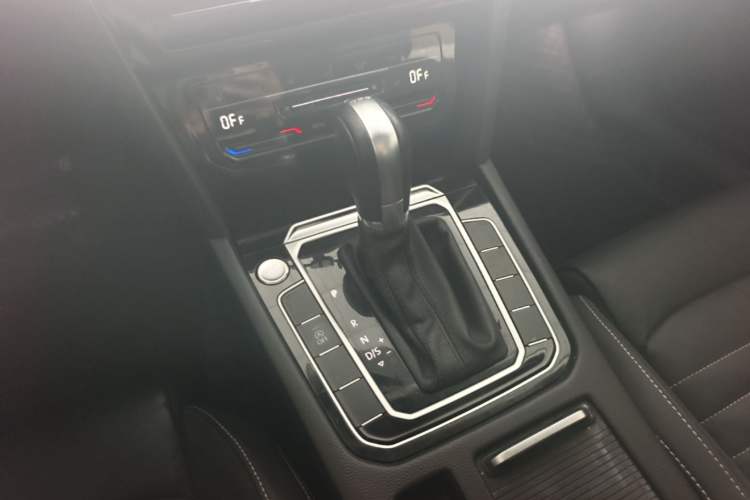 Used Volkswagen Magotan 2020 330TSI DSG Leading Model Gear Lever