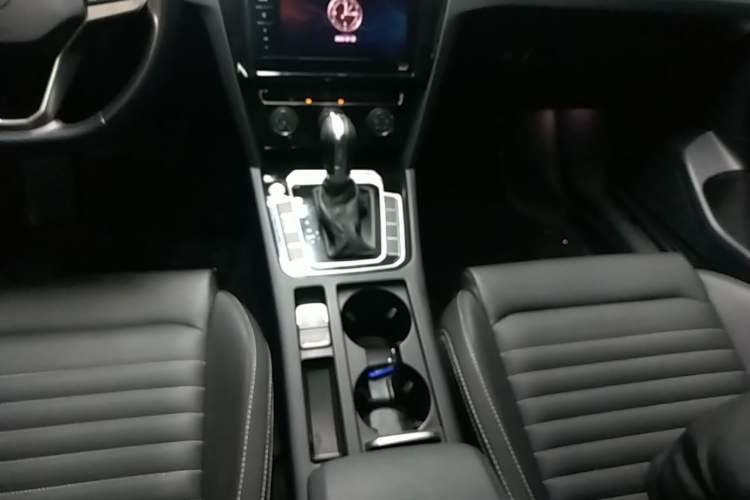 Used Volkswagen Magotan 2020 280TSI DSG Comfort Edition Gear Lever