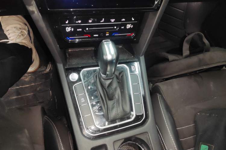 Used Volkswagen Magotan 2020 330TSI DSG Luxury Edition Gear Lever