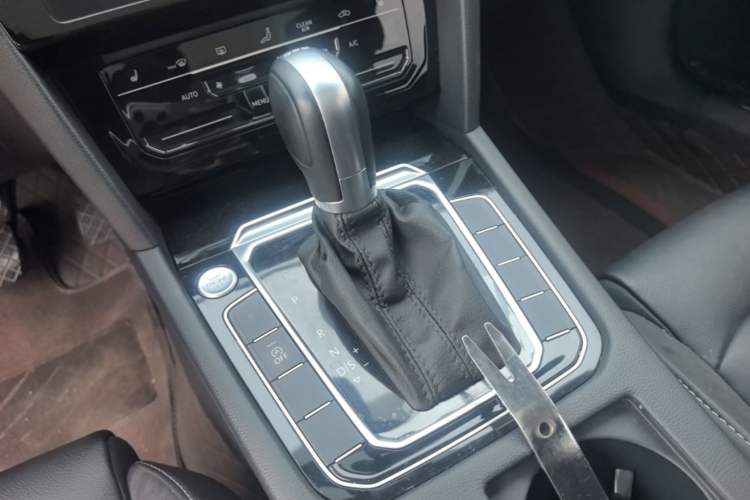 Used Volkswagen Magotan 2020 330TSI DSG Leading Model Gear Lever