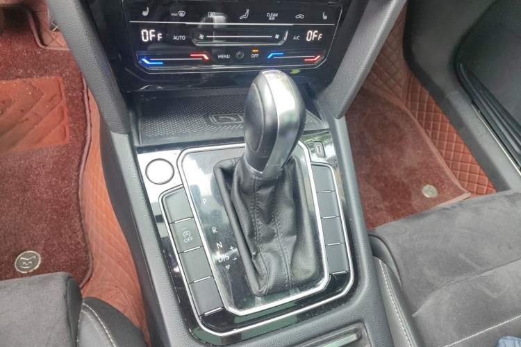 Used Volkswagen Magotan 2020 330TSI DSG Luxury Edition Gear Lever