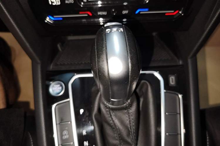 Used Volkswagen Magotan 2020 330TSI DSG Luxury Edition Gear Lever