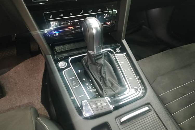 Used Volkswagen Magotan 2020 380TSI DSG Luxury Version Gear Lever