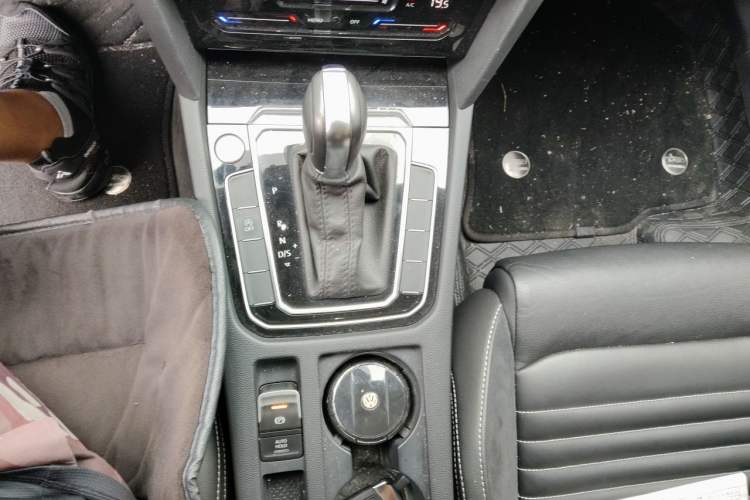 Used Volkswagen Magotan 2020 330TSI DSG Leading Model Gear Lever