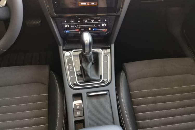Used Volkswagen Magotan 2020 330TSI DSG Luxury Edition Gear Lever