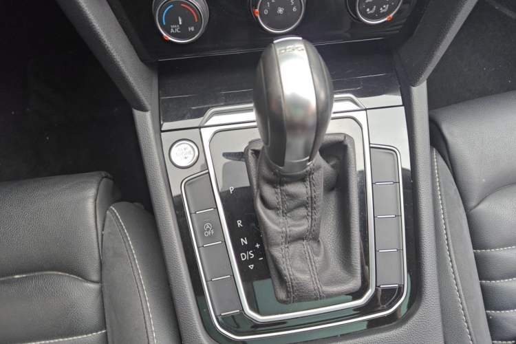 Used Volkswagen Magotan 2020 280TSI DSG Comfort Edition Gear Lever
