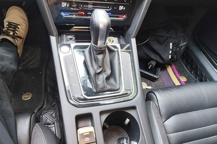 Used Volkswagen Magotan 2020 330TSI DSG Leading Model Gear Lever