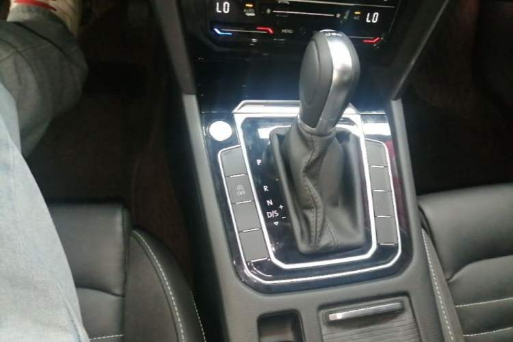 Used Volkswagen Magotan 2020 330TSI DSG Leading Model Gear Lever