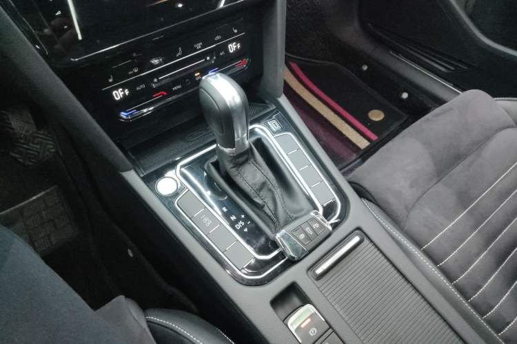Used Volkswagen Magotan 2020 330TSI DSG Luxury Edition Gear Lever