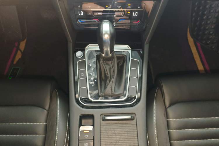 Used Volkswagen Magotan 2020 330TSI DSG Leading Model Gear Lever