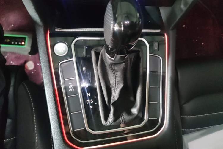 Used Volkswagen Magotan 2020 330TSI DSG Luxury Edition Gear Lever