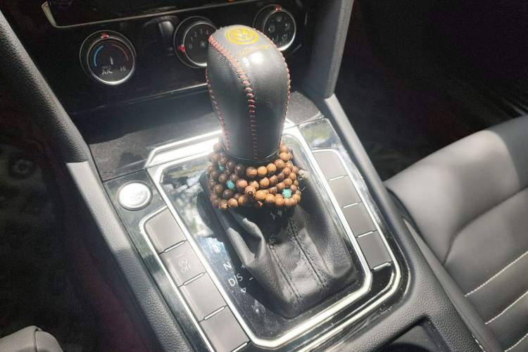 Used Volkswagen Magotan 2020 280TSI DSG Comfort Edition Gear Lever