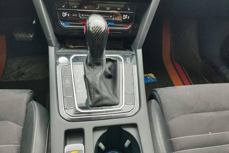 Used Volkswagen Magotan 2020 330TSI DSG Luxury Edition Gear Lever