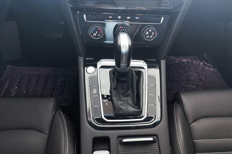 Used Volkswagen Magotan 2020 280TSI DSG Comfort Edition Gear Lever