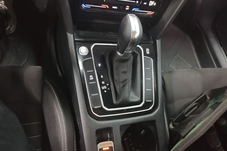 Used Volkswagen Magotan 2020 330TSI DSG Luxury Edition Gear Lever
