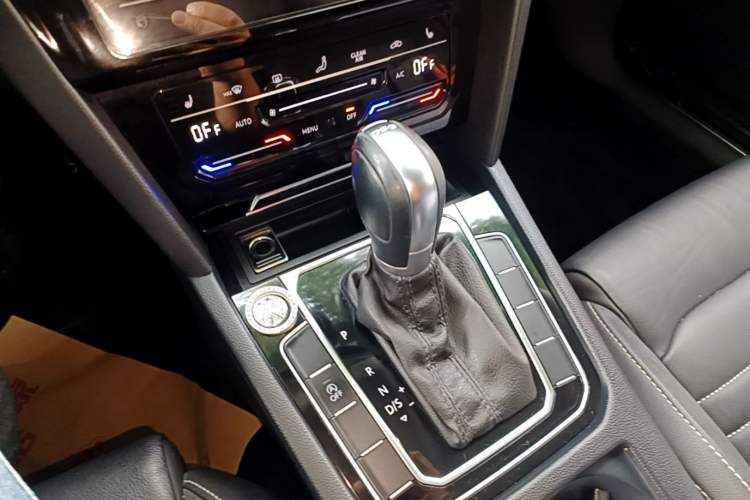 Used Volkswagen Magotan 2020 330TSI DSG Leading Model Gear Lever