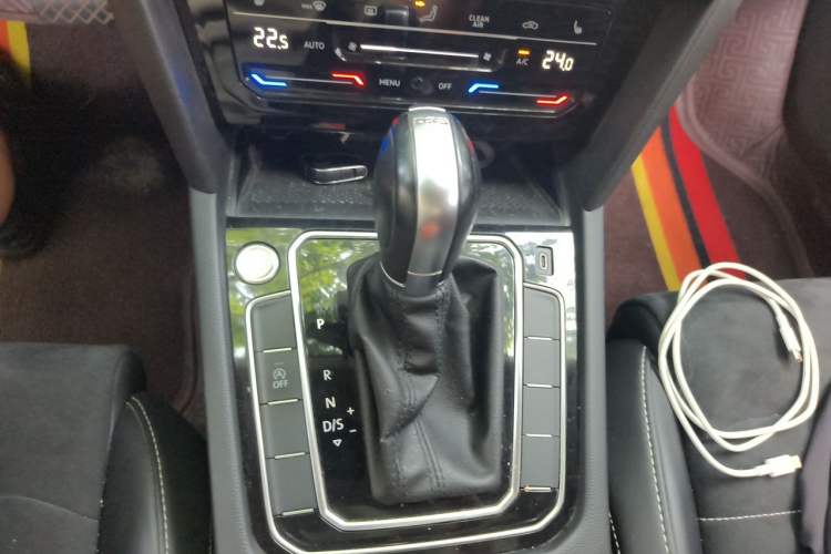 Used Volkswagen Magotan 2020 330TSI DSG Luxury Edition Gear Lever