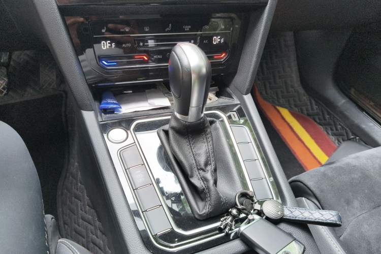 Used Volkswagen Magotan 2020 330TSI DSG Luxury Edition Gear Lever