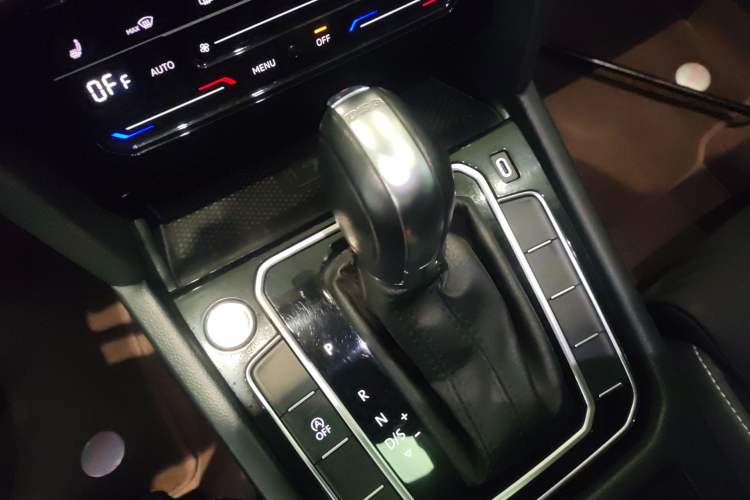 Used Volkswagen Magotan 2020 330TSI DSG Luxury Edition Gear Lever