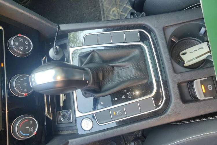 Used Volkswagen Magotan 2020 280TSI DSG Comfort Edition Gear Lever