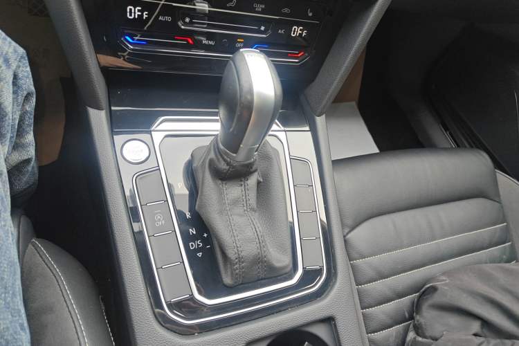 Used Volkswagen Magotan 2020 330TSI DSG Leading Model Gear Lever