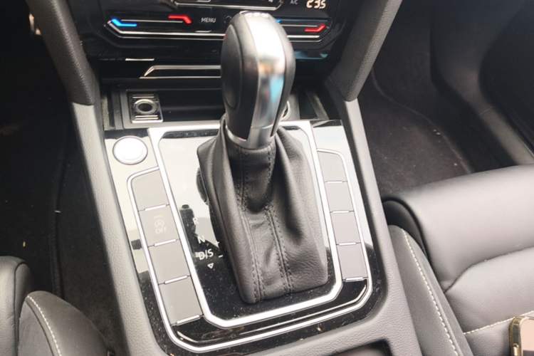 Used Volkswagen Magotan 2020 330TSI DSG Leading Model Gear Lever