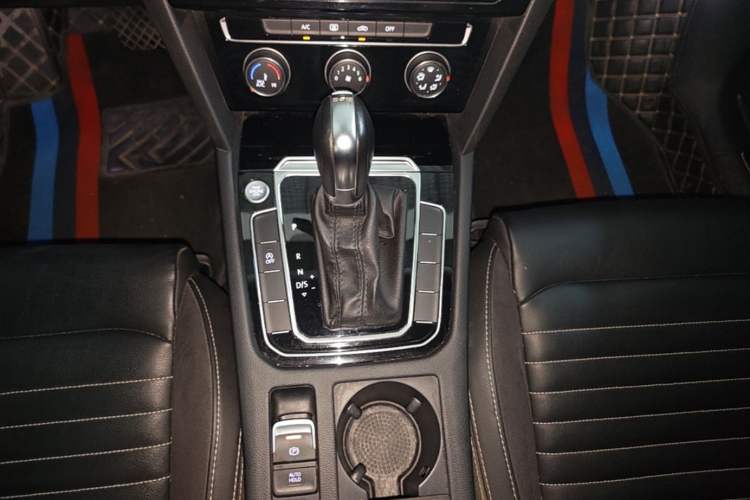 Used Volkswagen Magotan 2020 280TSI DSG Comfort Edition Gear Lever
