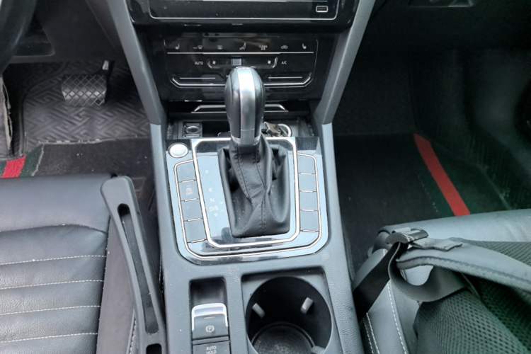 Used Volkswagen Magotan 2020 280TSI DSG Leading Edition Gear Lever