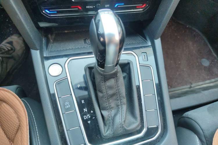 Used Volkswagen Magotan 2020 330TSI DSG Luxury Edition Gear Lever
