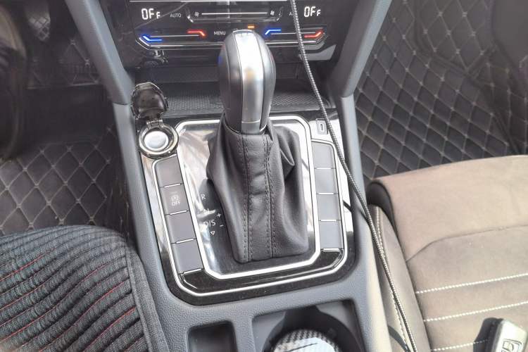 Used Volkswagen Magotan 2020 380TSI DSG Luxury Version Gear Lever