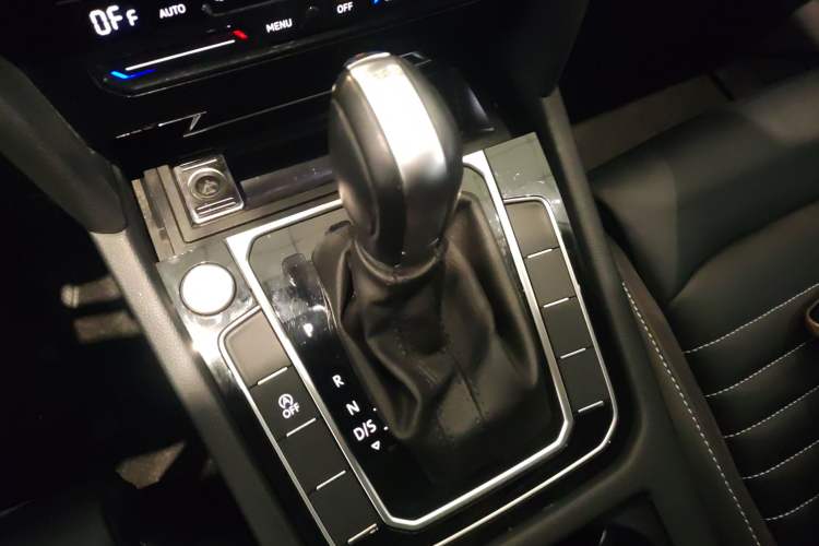 Used Volkswagen Magotan 2020 330TSI DSG Leading Model Gear Lever