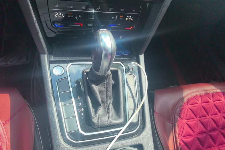 Used Volkswagen Magotan 2020 330TSI DSG Luxury Edition Gear Lever