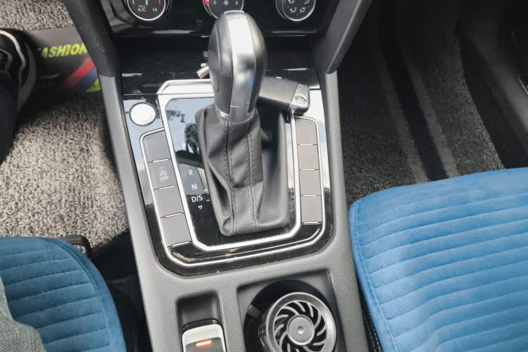 Used Volkswagen Magotan 2020 280TSI DSG Comfort Edition Gear Lever