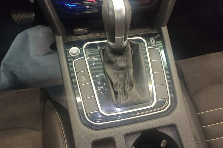 Used Volkswagen Magotan 2020 380TSI DSG Luxury Version Gear Lever