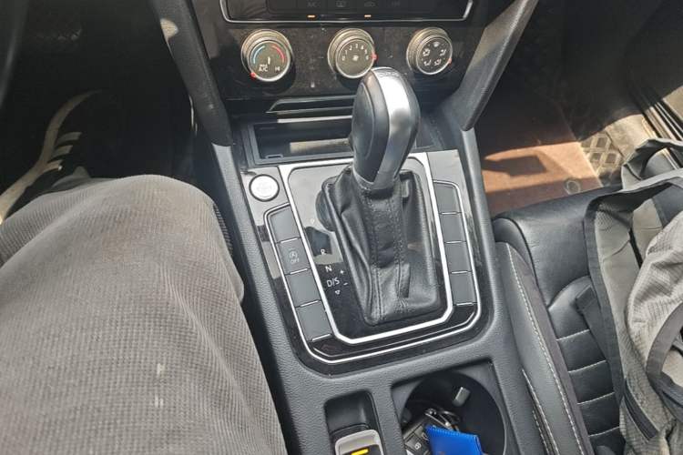 Used Volkswagen Magotan 2020 280TSI DSG Comfort Edition Gear Lever