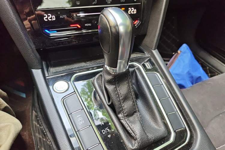 Used Volkswagen Magotan 2020 330TSI DSG Luxury Edition Gear Lever