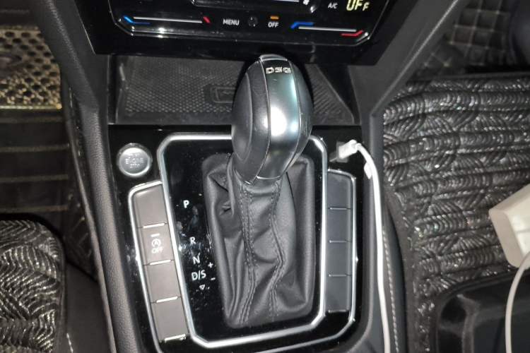 Used Volkswagen Magotan 2020 330TSI DSG Luxury Edition Gear Lever