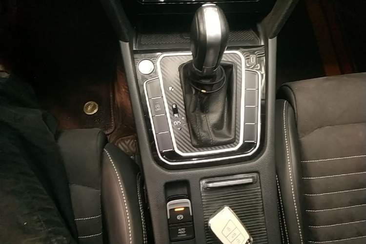 Used Volkswagen Magotan 2020 330TSI DSG Luxury Edition Gear Lever
