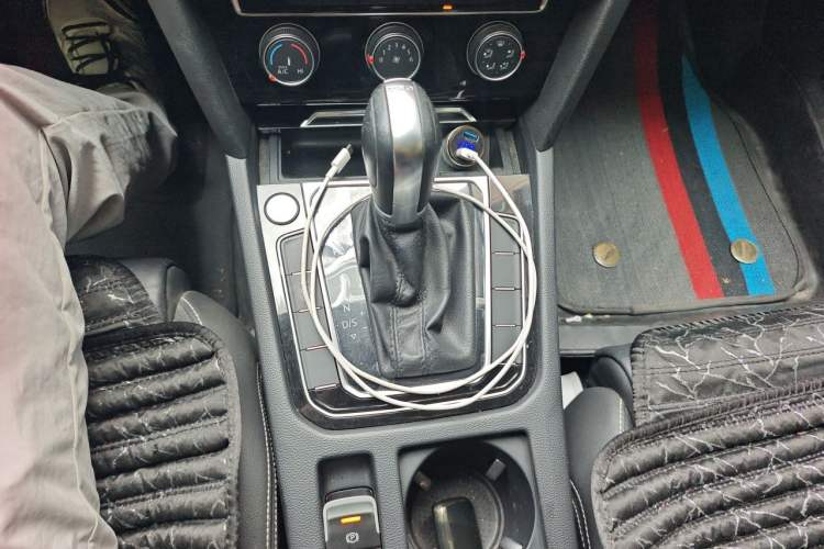 Used Volkswagen Magotan 2020 280TSI DSG Comfort Edition Gear Lever