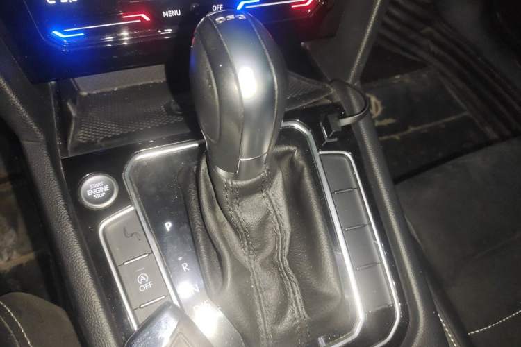 Used Volkswagen Magotan 2020 330TSI DSG Luxury Edition Gear Lever