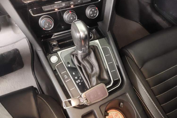 Used Volkswagen Magotan 2020 280TSI DSG Comfort Edition Gear Lever