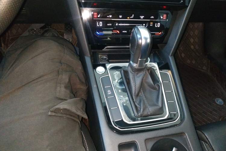 Used Volkswagen Magotan 2020 330TSI DSG Leading Model Gear Lever