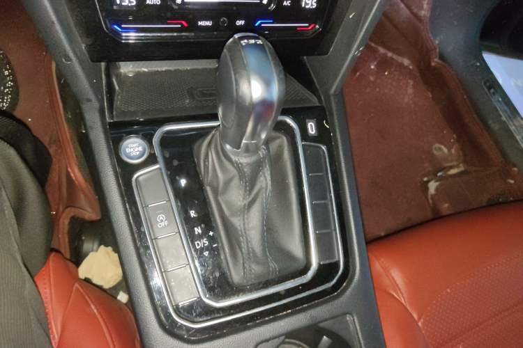 Used Volkswagen Magotan 2020 330TSI DSG Luxury Edition Gear Lever